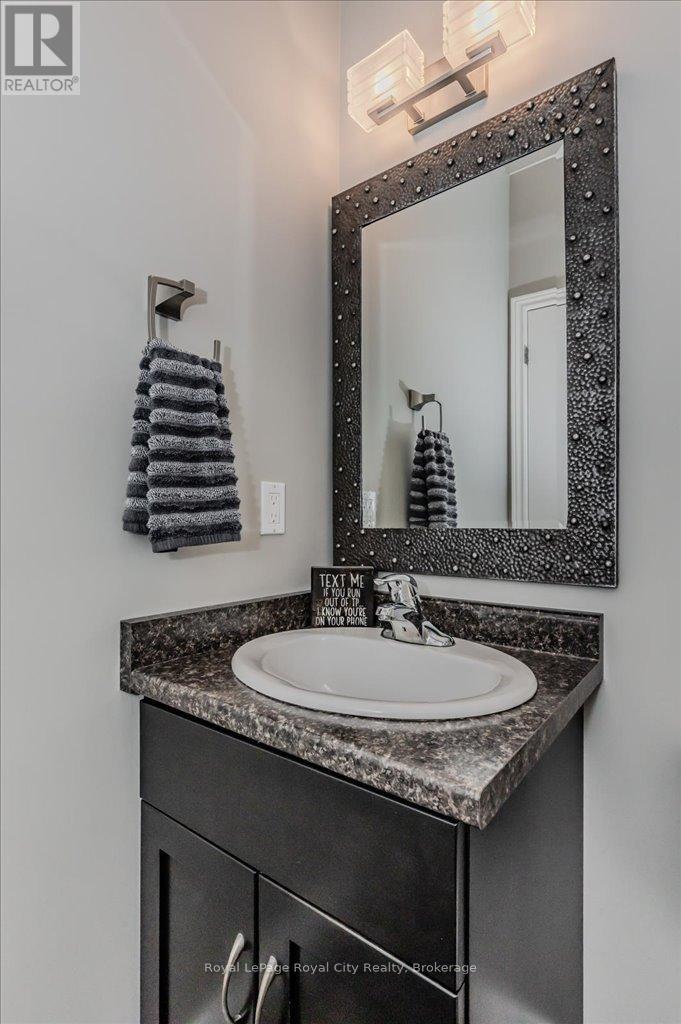 24 Popham Drive, Guelph, Ontario  N1E 0B8 - Photo 15 - X12046388