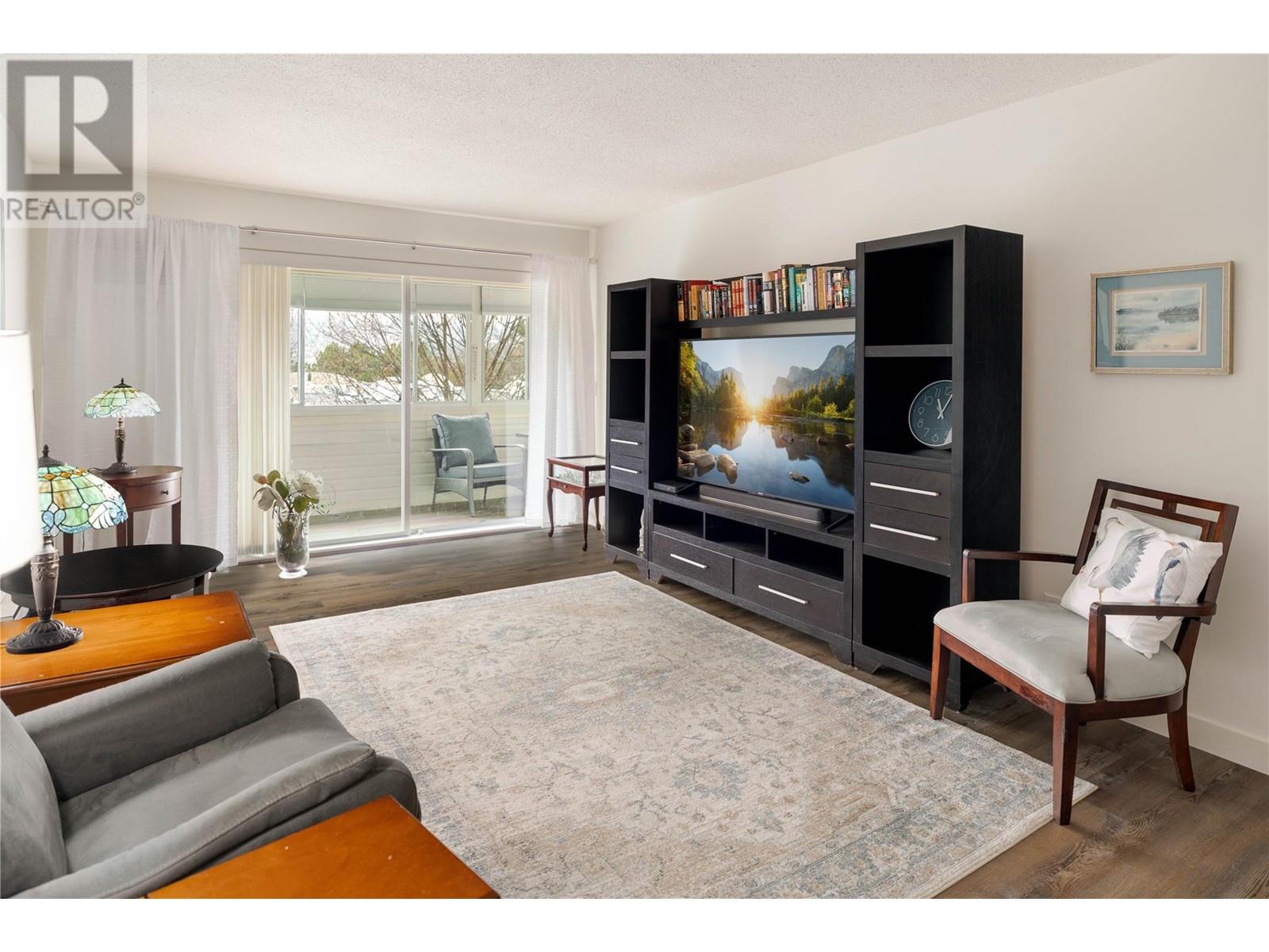 Property at 240 Hollywood Road N Unit# 405 image 5