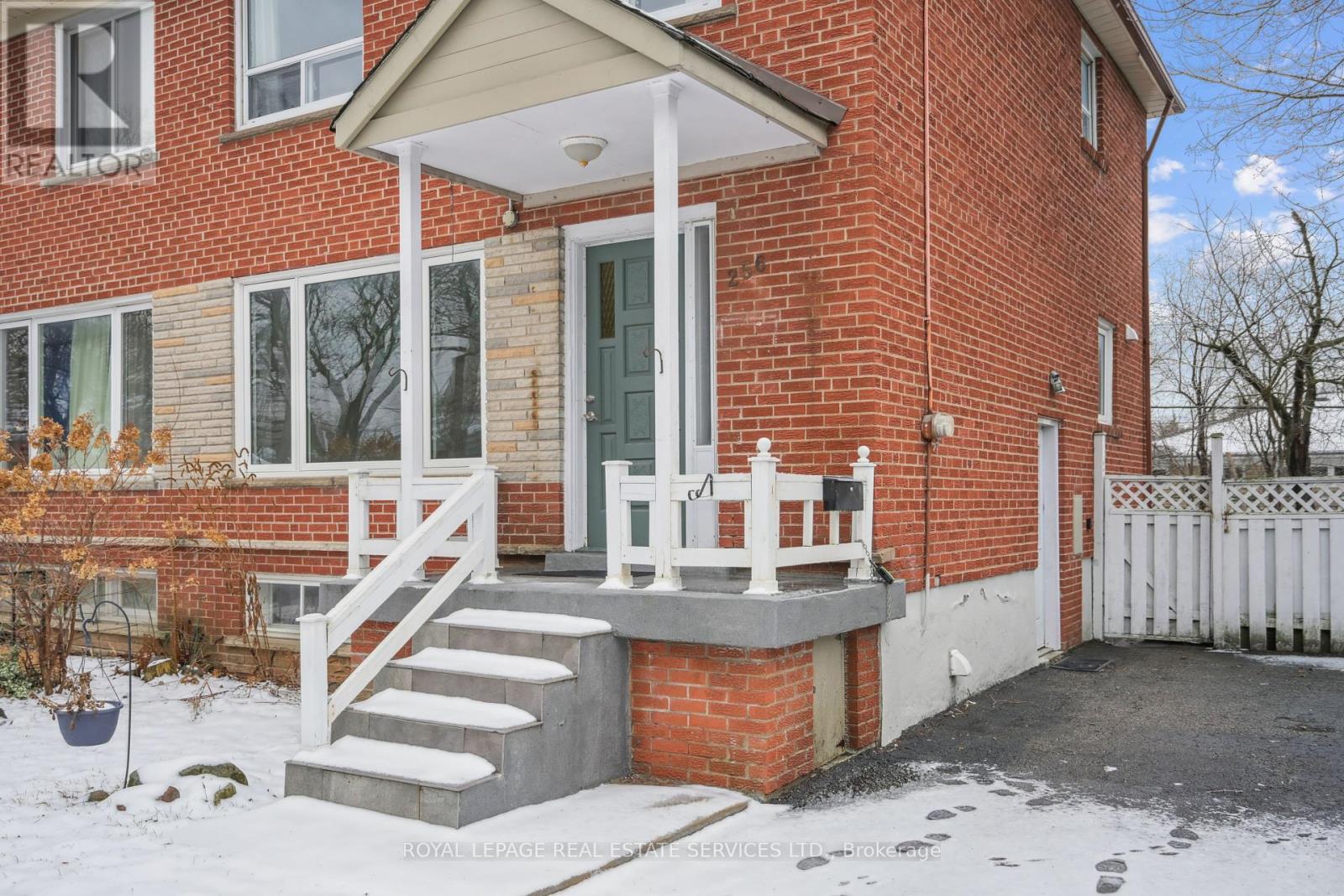 Property at 256 ZELDA CRESCENT image 2