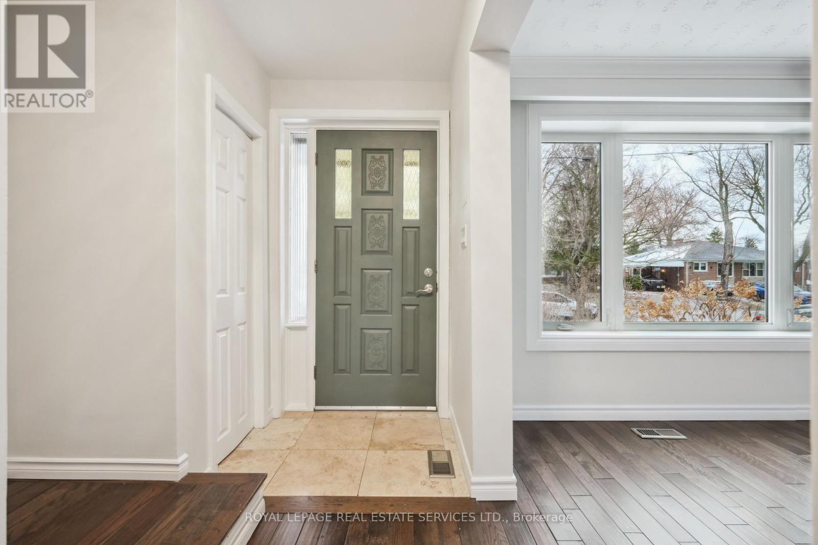 Property at 256 ZELDA CRESCENT image 3