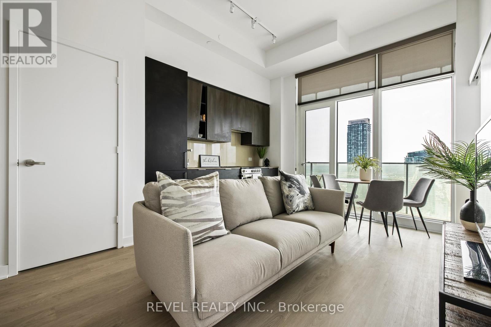 2408 - 3900 Confederation Parkway, Mississauga, Ontario  L5B 0M3 - Photo 5 - W12046327