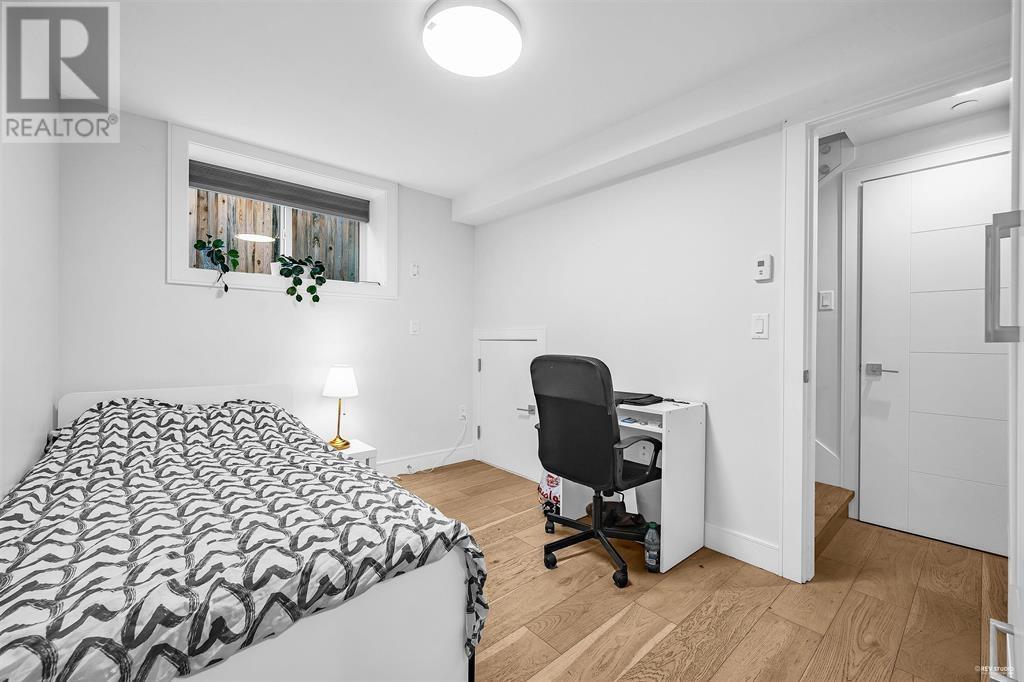 3433 Dundas Street, Vancouver, British Columbia  V5K 1R9 - Photo 13 - R2981348