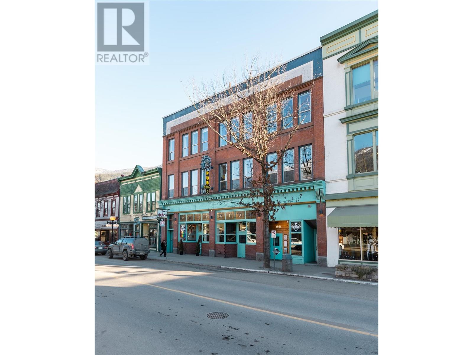 330 Baker St Street, Nelson, British Columbia  V1L 4H5 - Photo 3 - 10340152