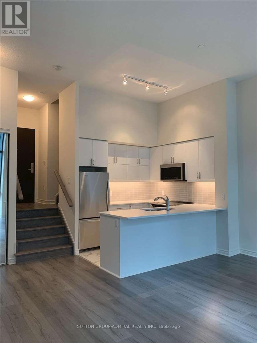 Th02 - 39 Annie Craig Drive, Toronto, Ontario  M8V 0C5 - Photo 2 - W12046408