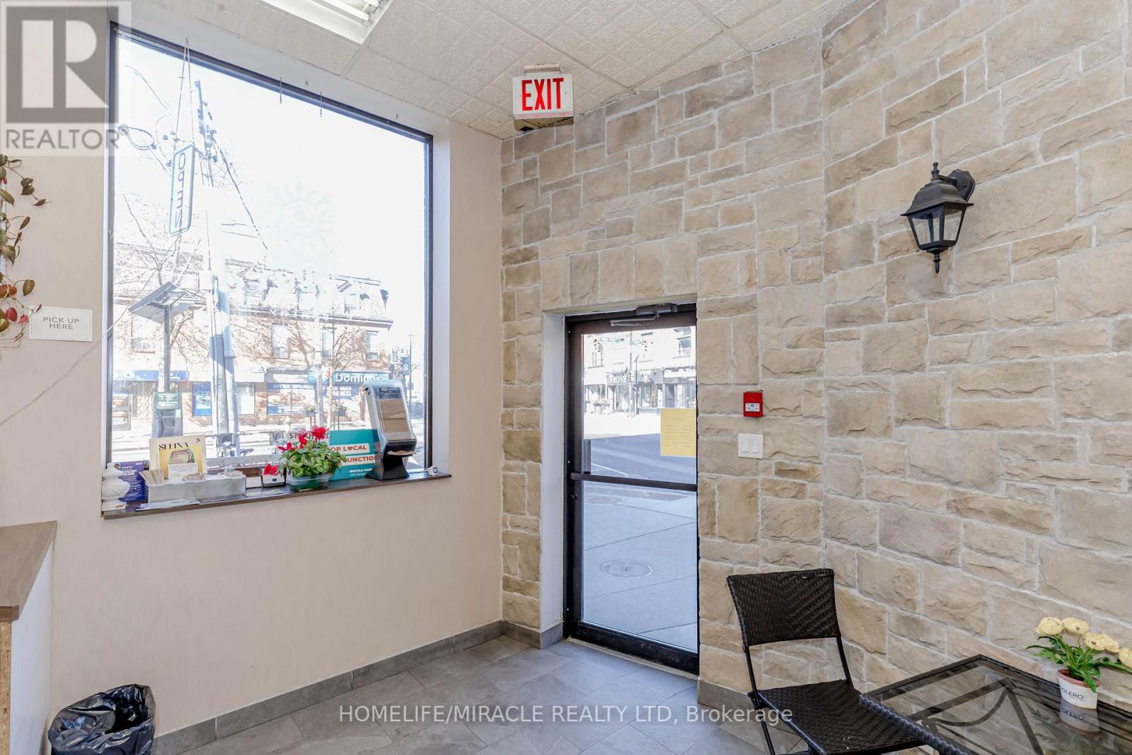 Property at 3029 DUNDAS STREET W image 4