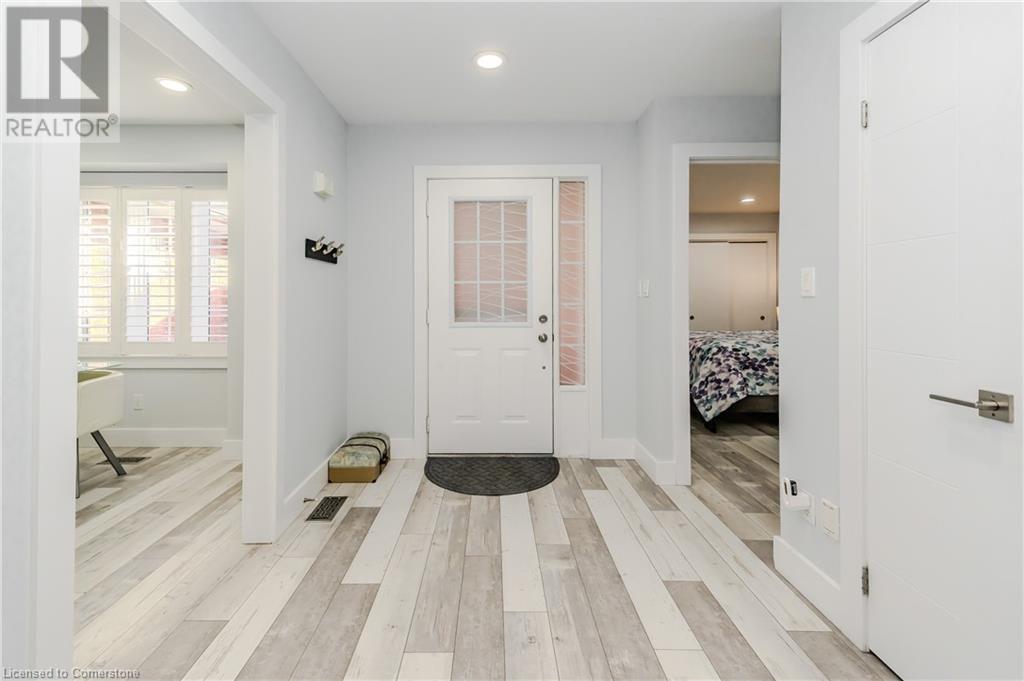 Property at 10 ISHERWOOD Avenue Unit# 18 image 5