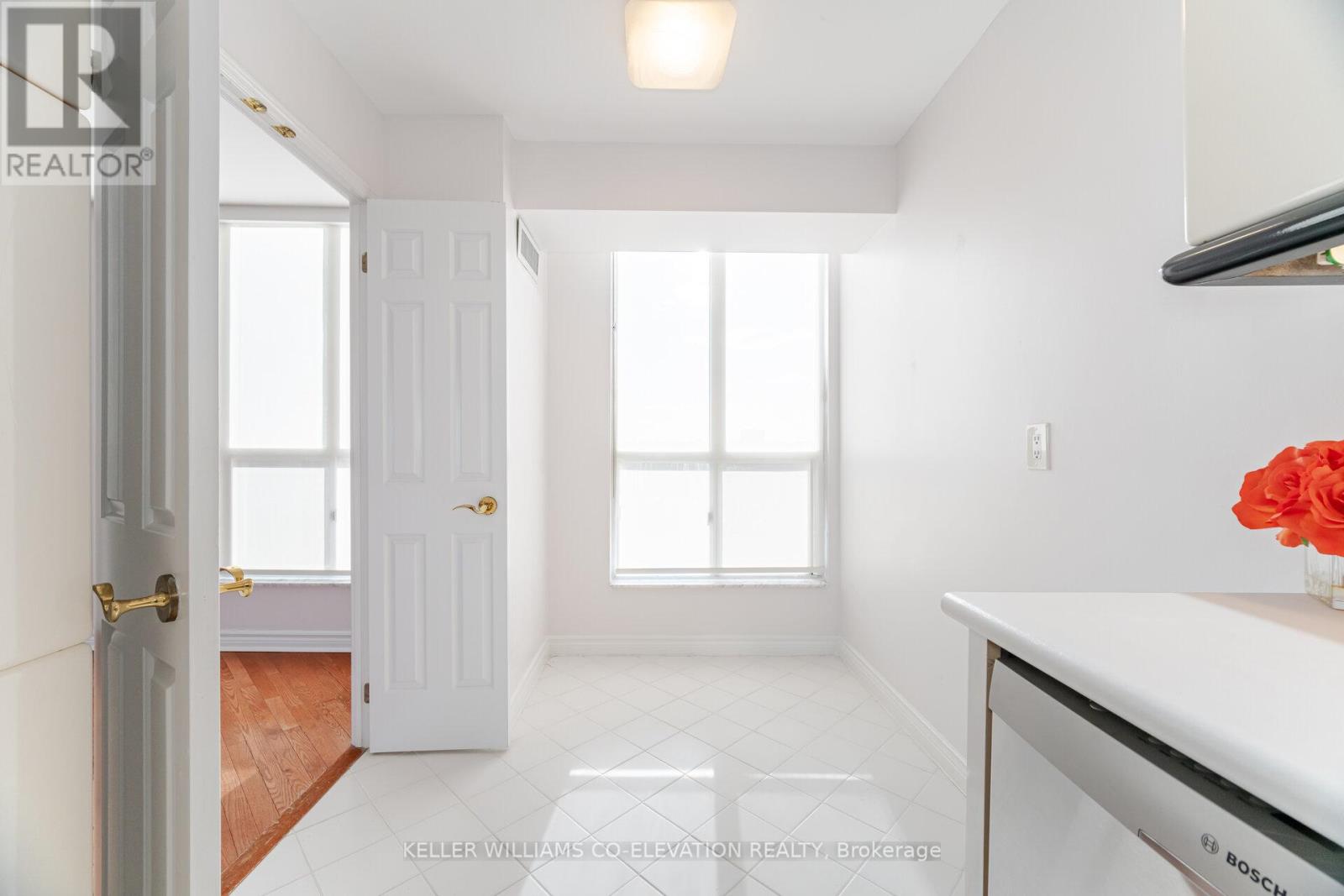 608 - 2285 Lake Shore Boulevard W, Toronto, Ontario  M8V 3X9 - Photo 10 - W12046142