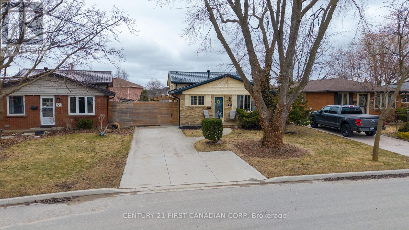 Photo 37 of 50 for 53 Jena Crescent