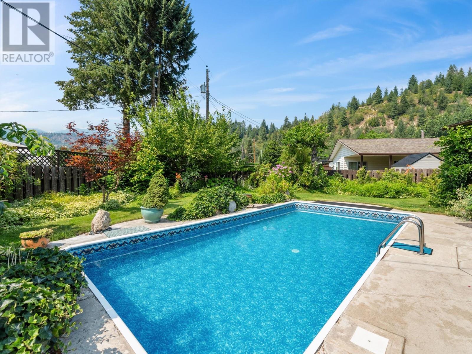 1150 Marianna Crescent, Trail, British Columbia  V1R 1E1 - Photo 40 - 10340584