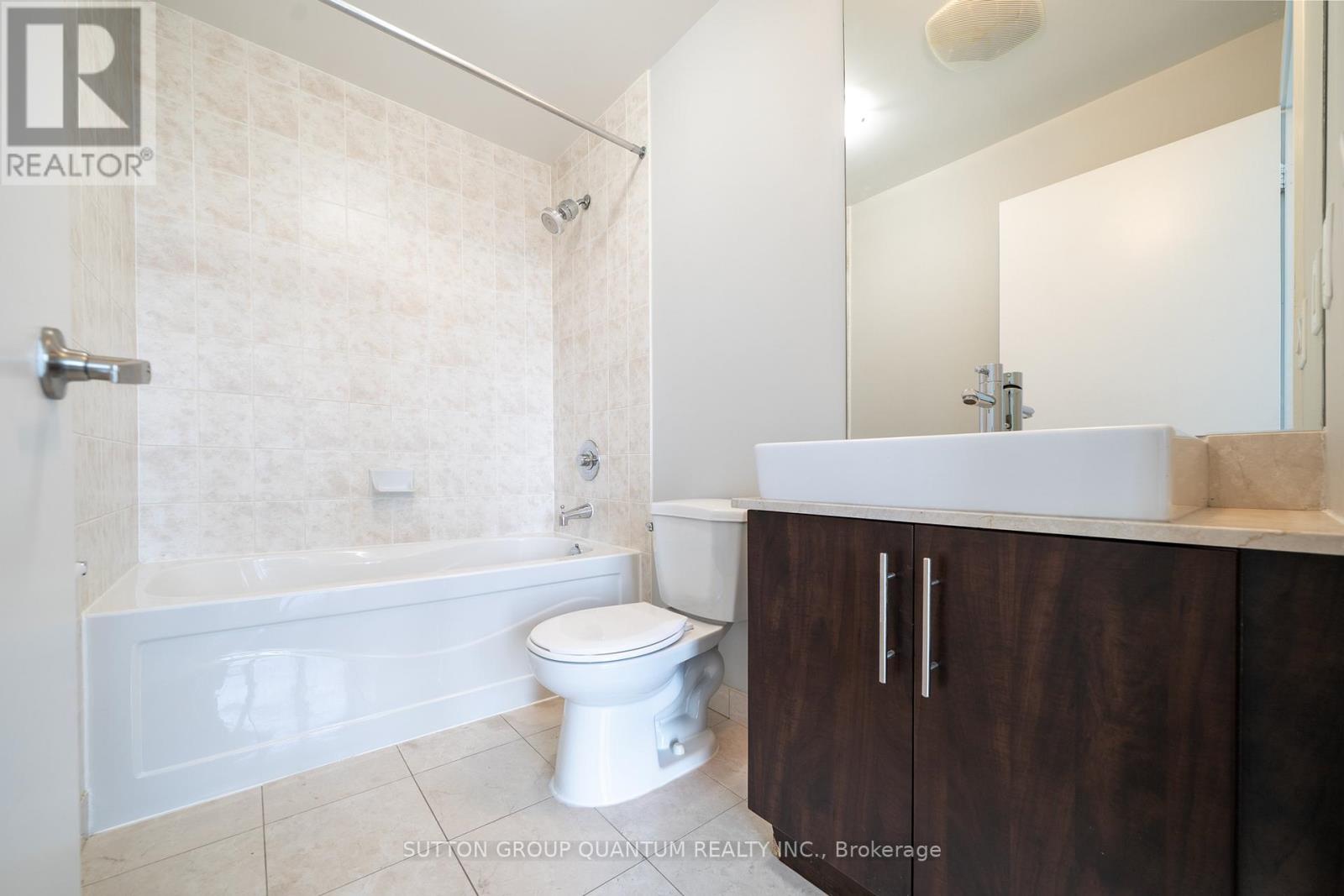 2407 - 55 Bremner Boulevard, Toronto, Ontario  M5J 0A6 - Photo 11 - C12046467