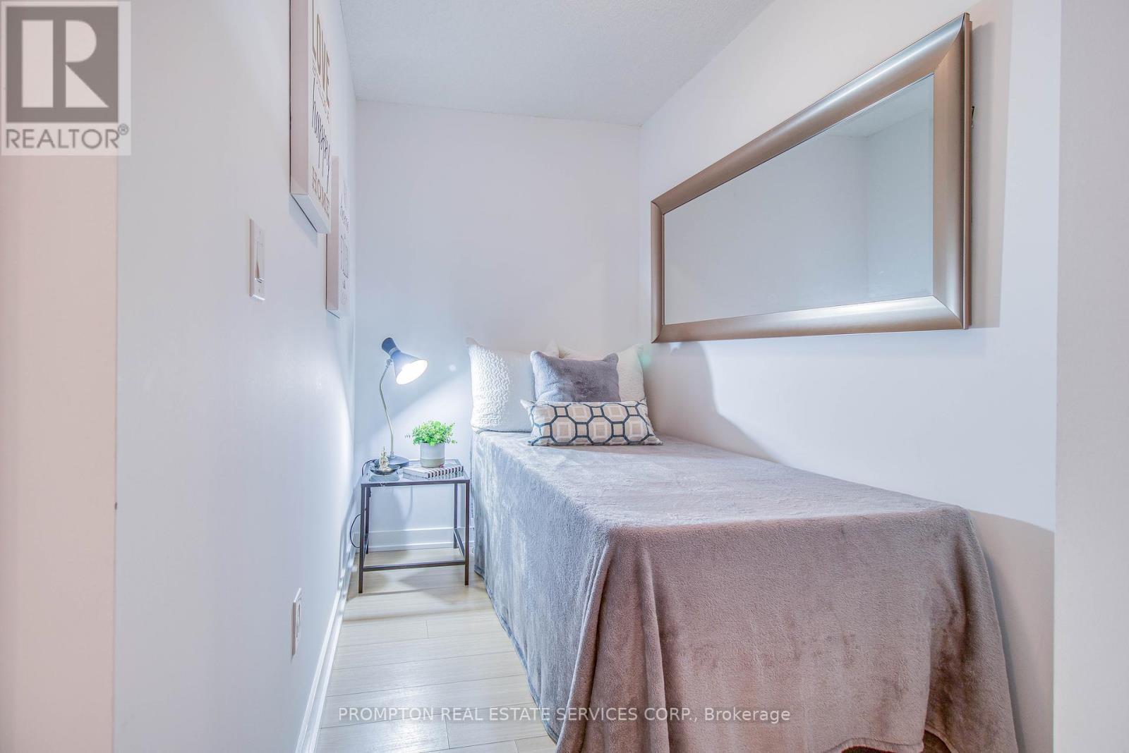 930 - 21 Iceboat Terrace, Toronto, Ontario  M5V 4A9 - Photo 8 - C12046497