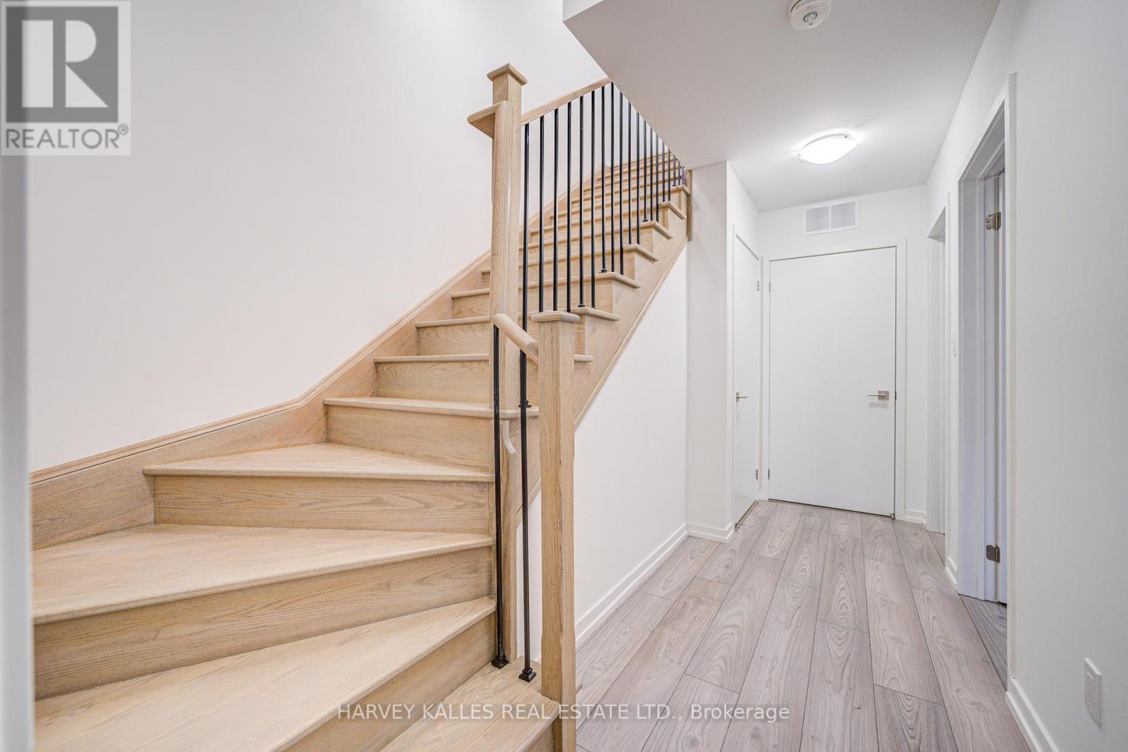 120 - 24-11 Lytham Green Circle, Newmarket (Glenway Estates), Ontario  L3Y 0H5 - Photo 23 - N12046439