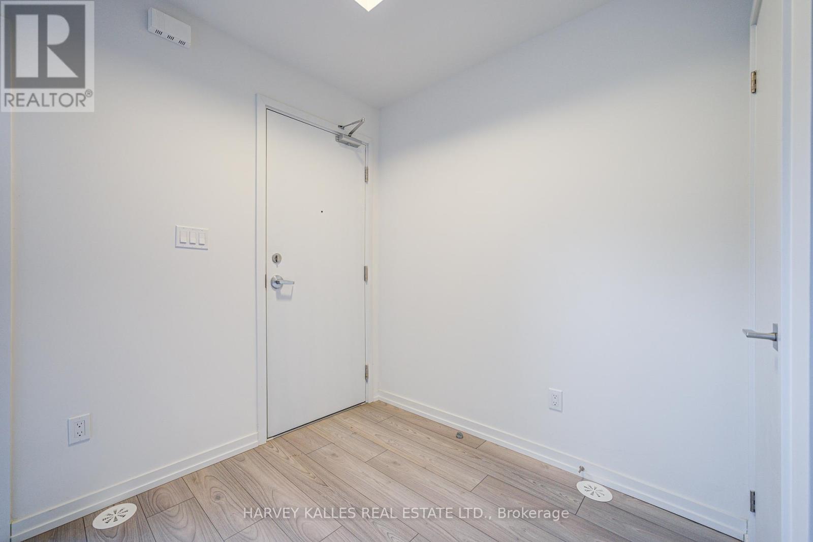 120 - 24-11 Lytham Green Circle, Newmarket (Glenway Estates), Ontario  L3Y 0H5 - Photo 8 - N12046439