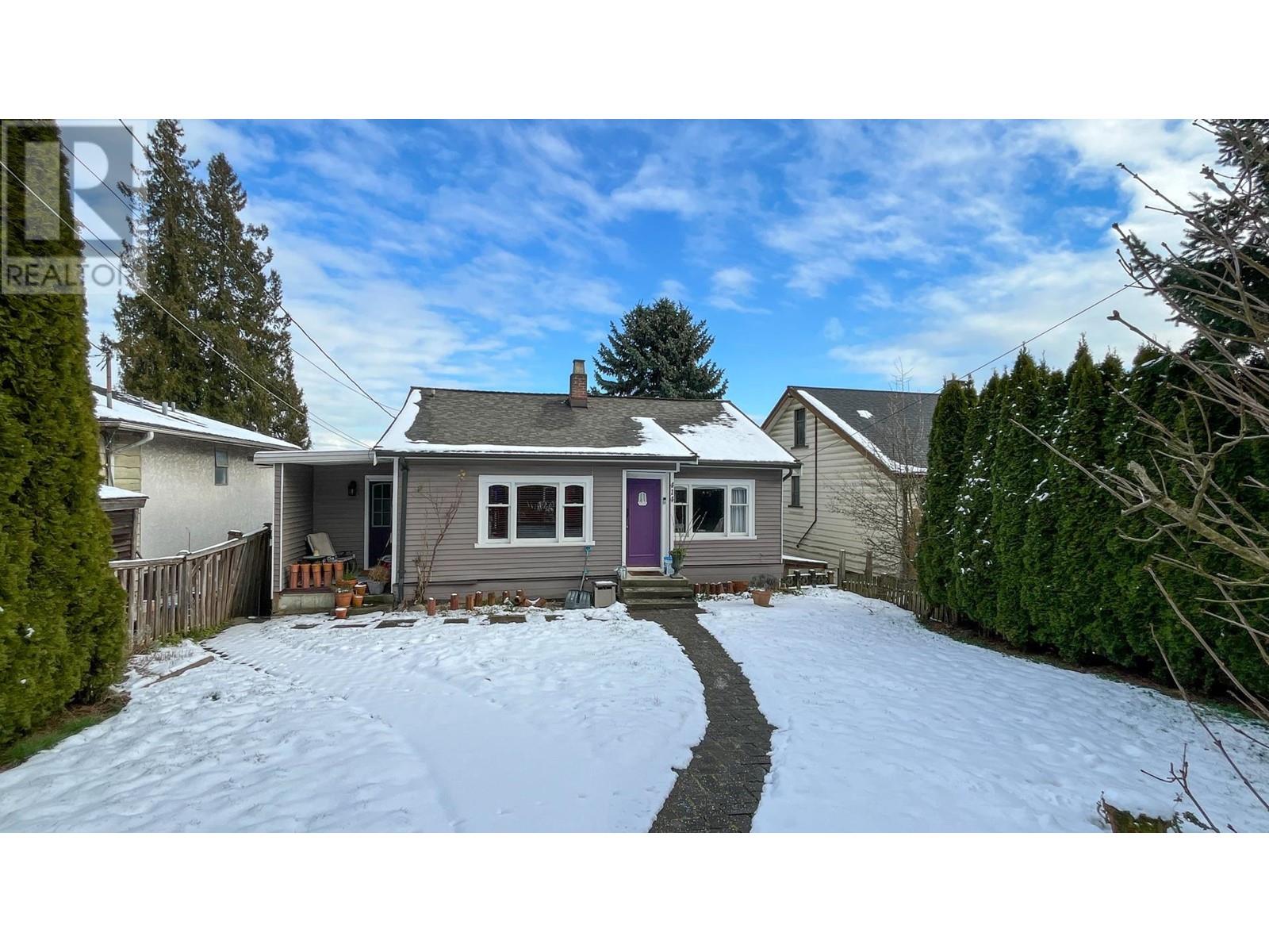 Property at 414 WILSON STREET image 2