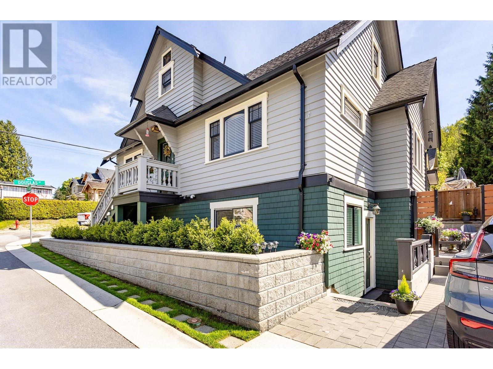 2133 St. Andrews Street, Port Moody, British Columbia  V3H 0K2 - Photo 3 - R2978218