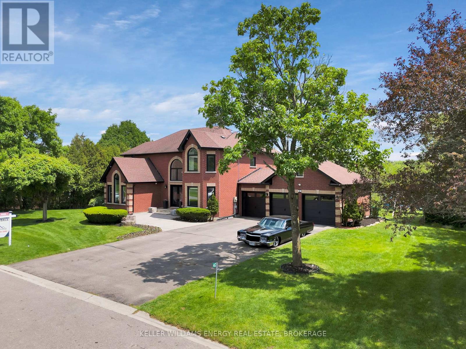 Property at 42 MCCAULEY DRIVE image 2