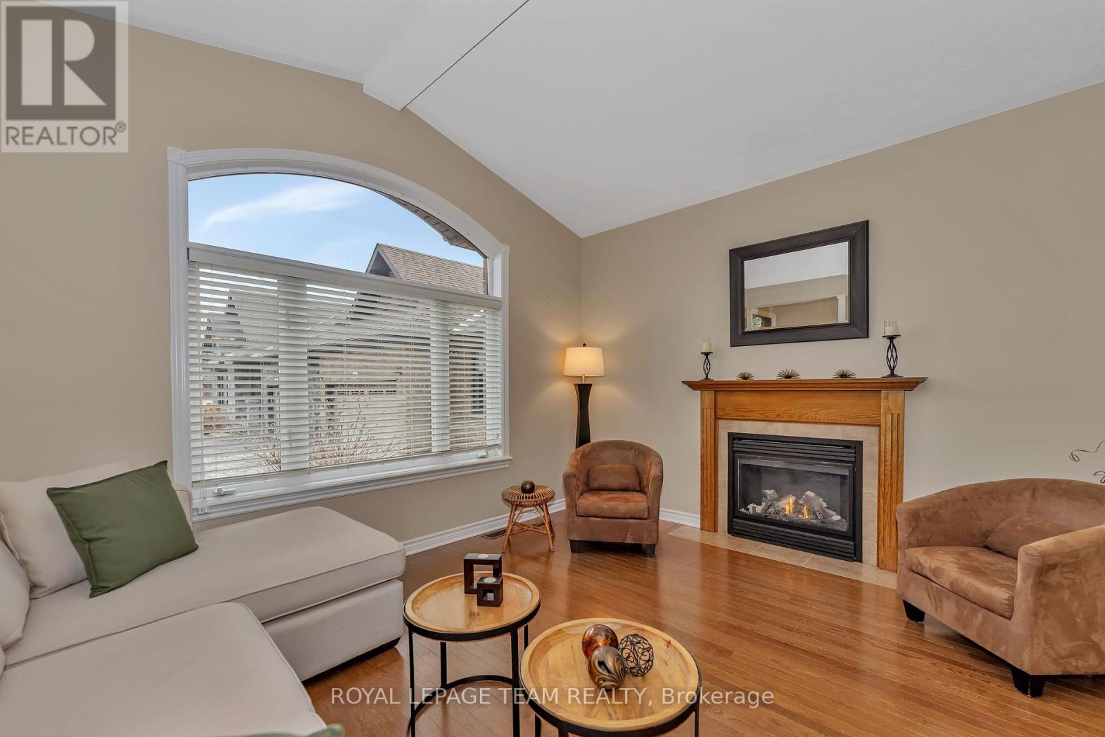 24 Magnolia Way, North Grenville, Ontario  K0G 1J0 - Photo 8 - X12046532