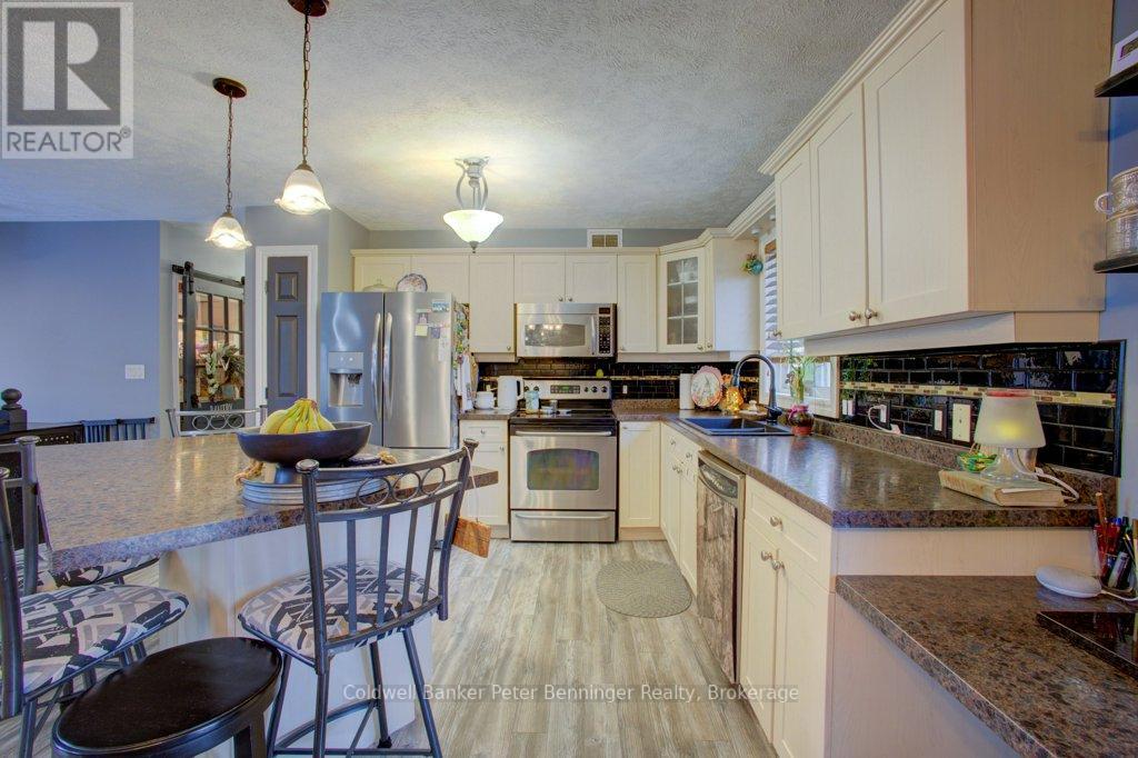 502 Buckby Lane, Saugeen Shores, Ontario N0H 2C1 - Photo 6 - X12046545