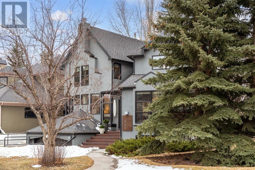 Property at 955 Rideau Road SW image 2