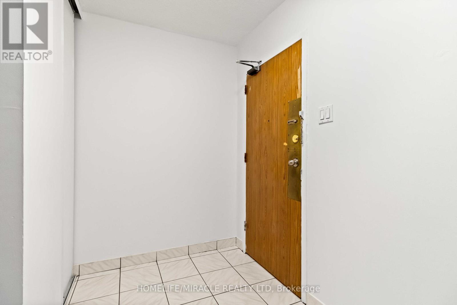 605 - 49 Silverstone Drive, Toronto, Ontario  M9V 3G2 - Photo 8 - W12046535