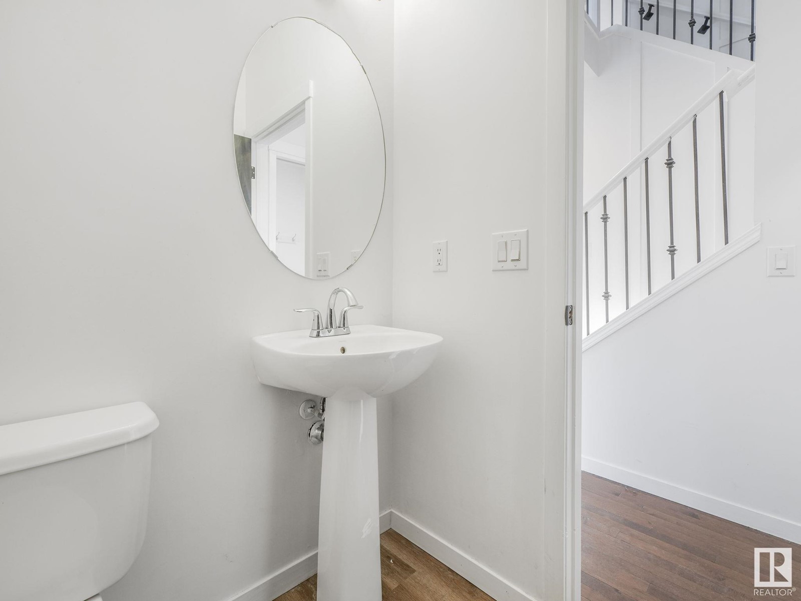 Property at 6003 175 AV NW image 4