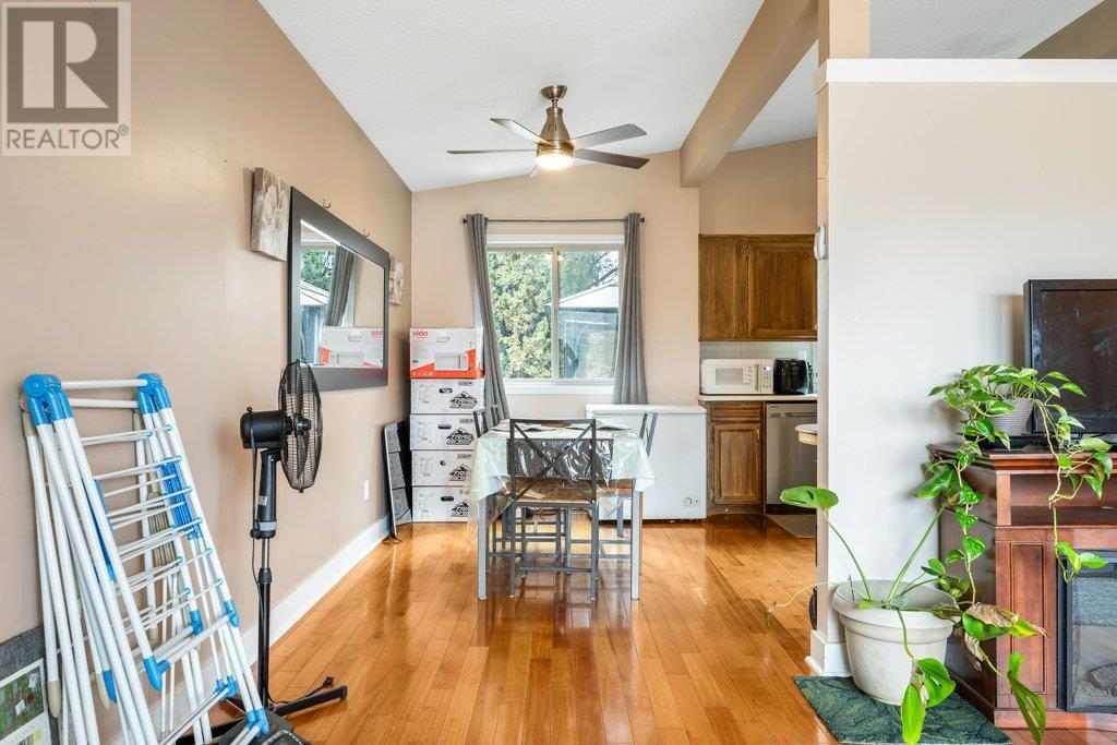 Property at 3908 21 Avenue image 3