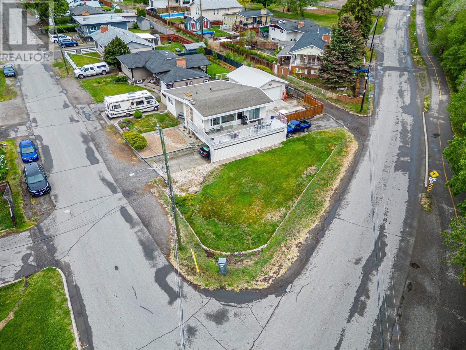 Property at 293 CYPRESS Avenue image 2