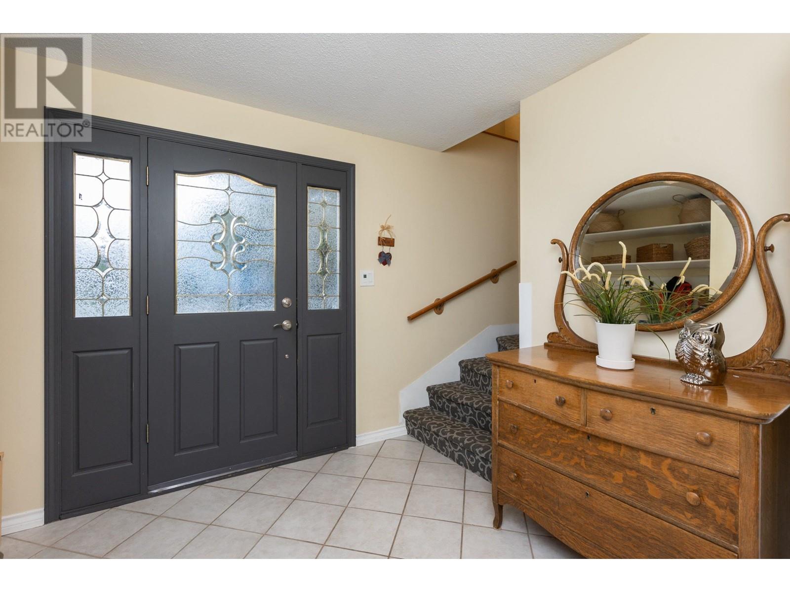 Property at 6059 49B AVENUE image 4