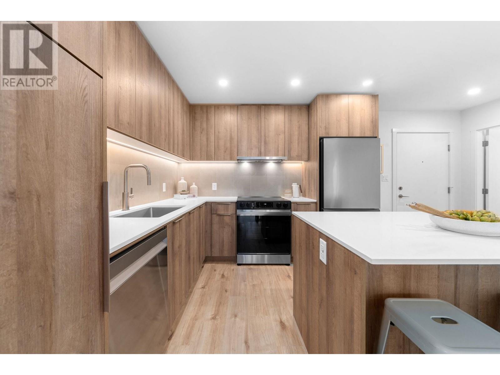402 3596 Malsum Drive, North Vancouver, British Columbia  V7G 0B5 - Photo 10 - R2974196
