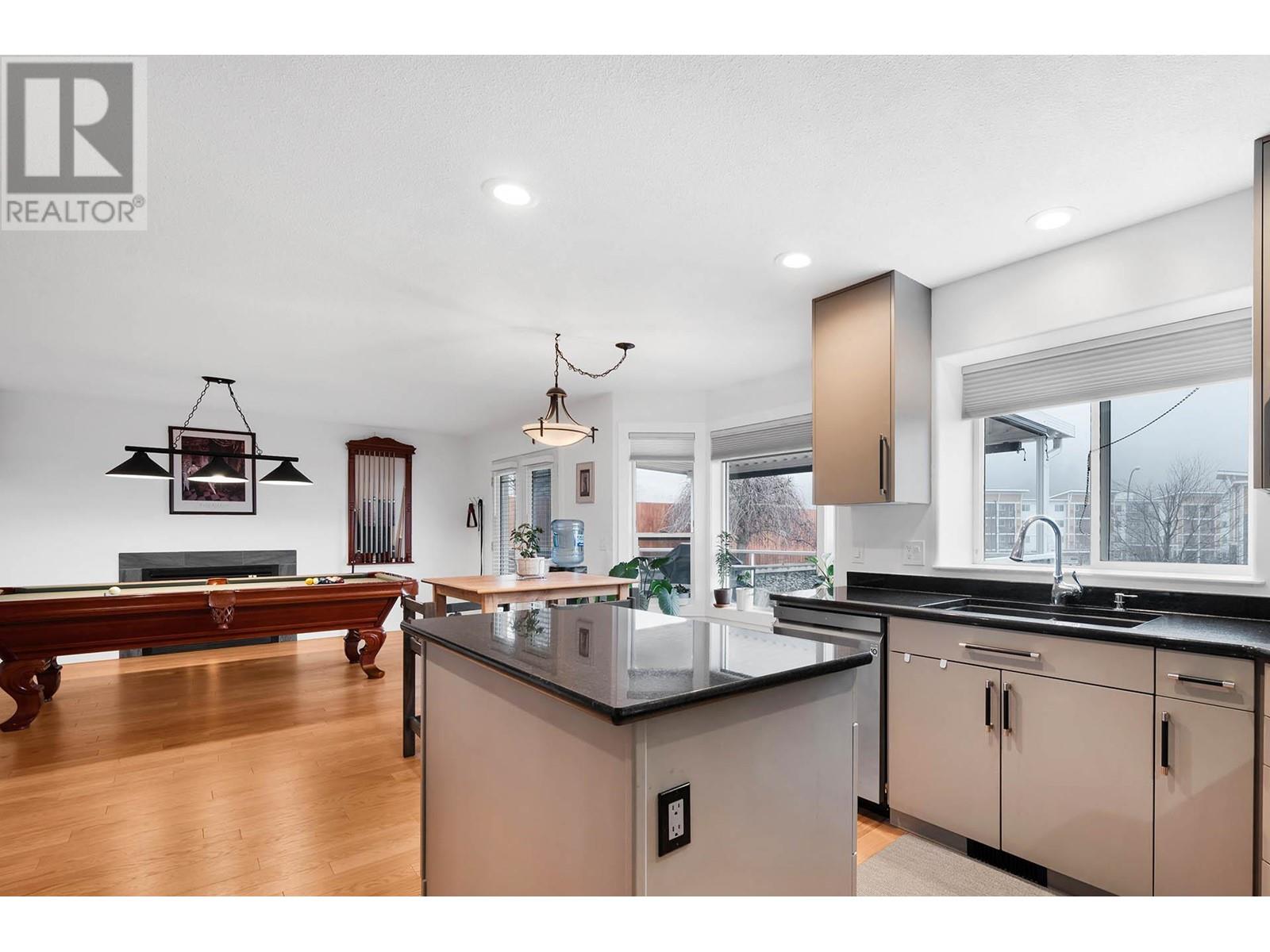 Property at 979 Regent Crescent image 2