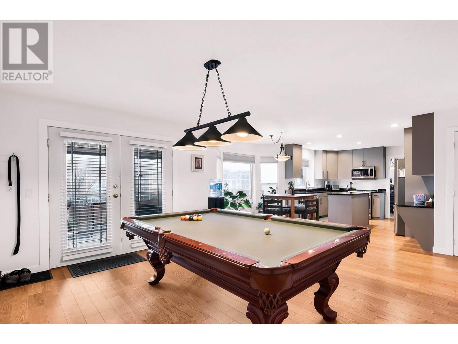 Property at 979 Regent Crescent image 4