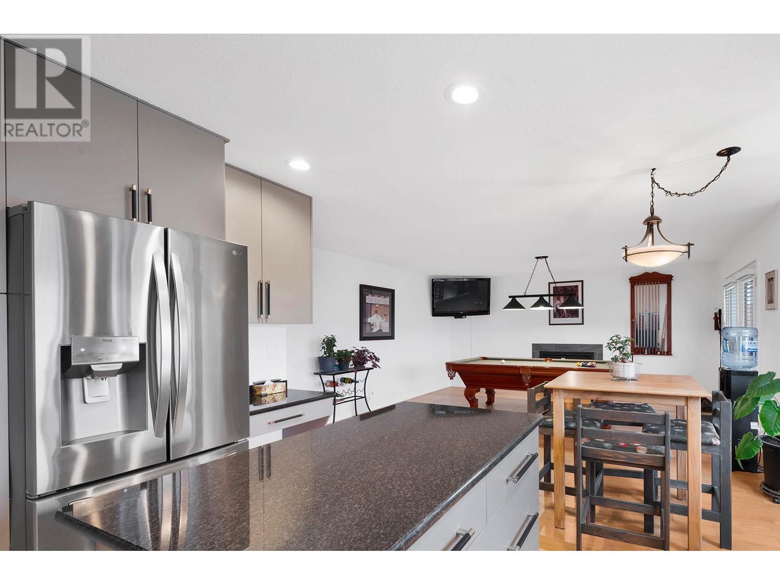 Property at 979 Regent Crescent image 1