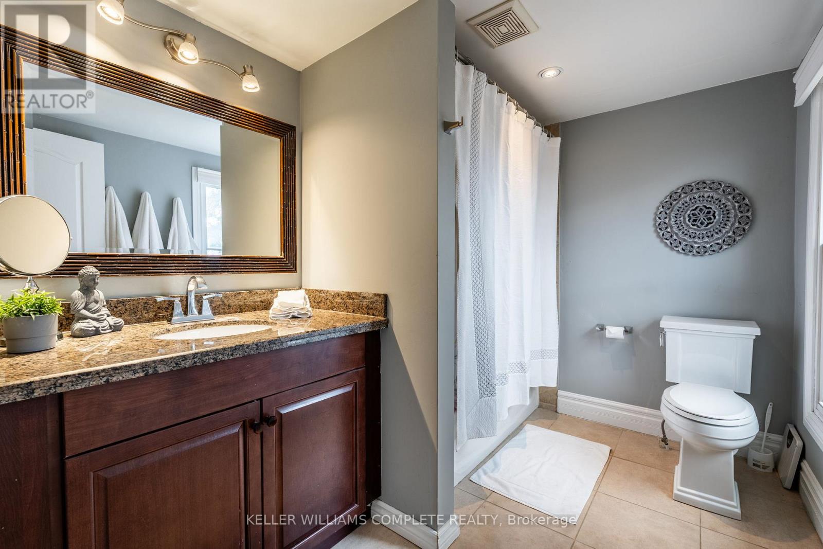 48 West 3rd Street, Hamilton (Bonnington), Ontario  L9C 3J9 - Photo 17 - X12046574