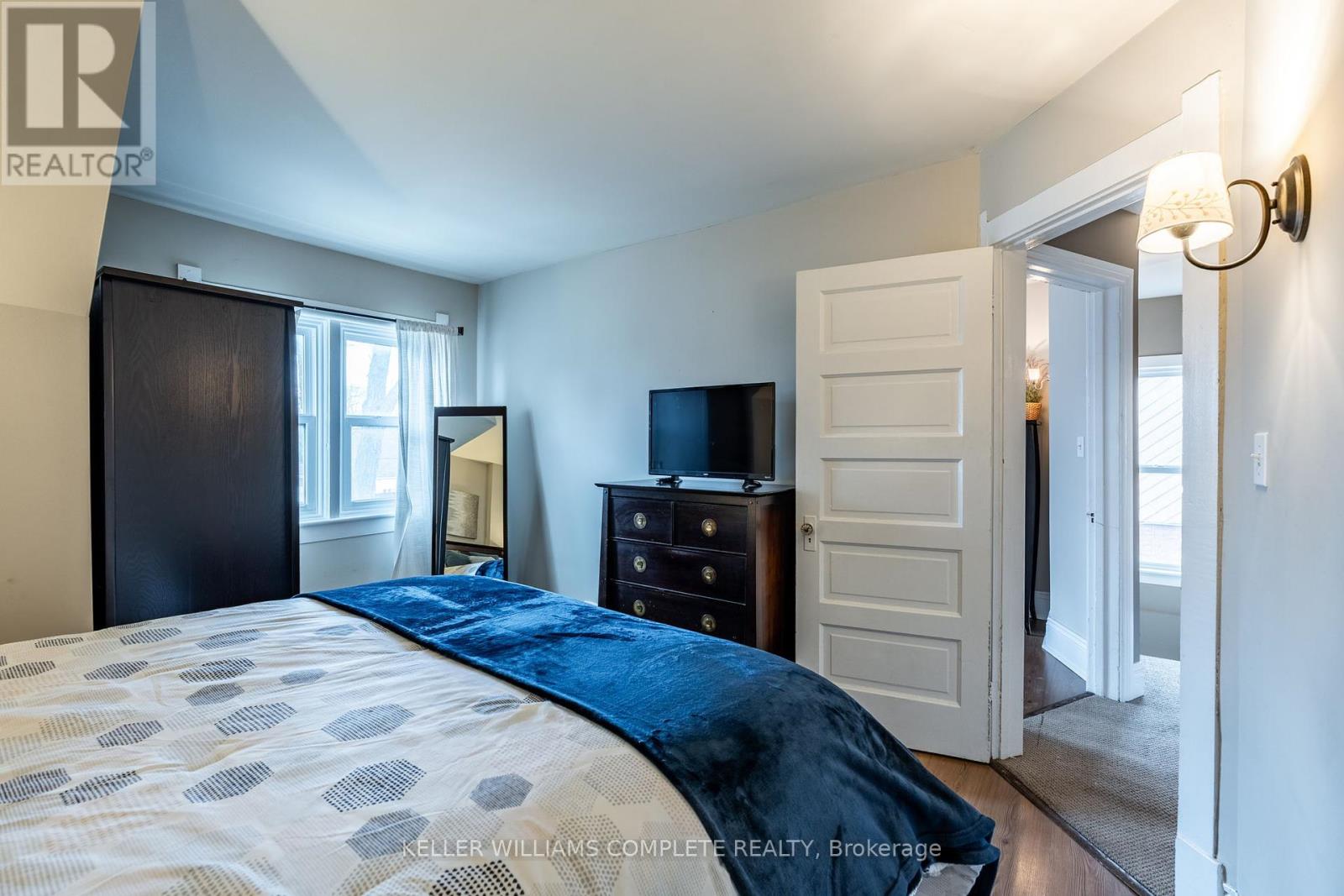 48 West 3rd Street, Hamilton (Bonnington), Ontario  L9C 3J9 - Photo 19 - X12046574
