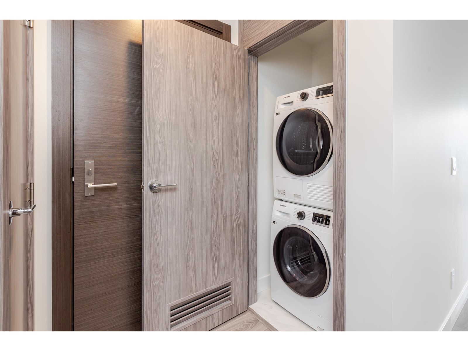 2702 10750 135a Street, Surrey, British Columbia  V3T 0V4 - Photo 21 - R2982763