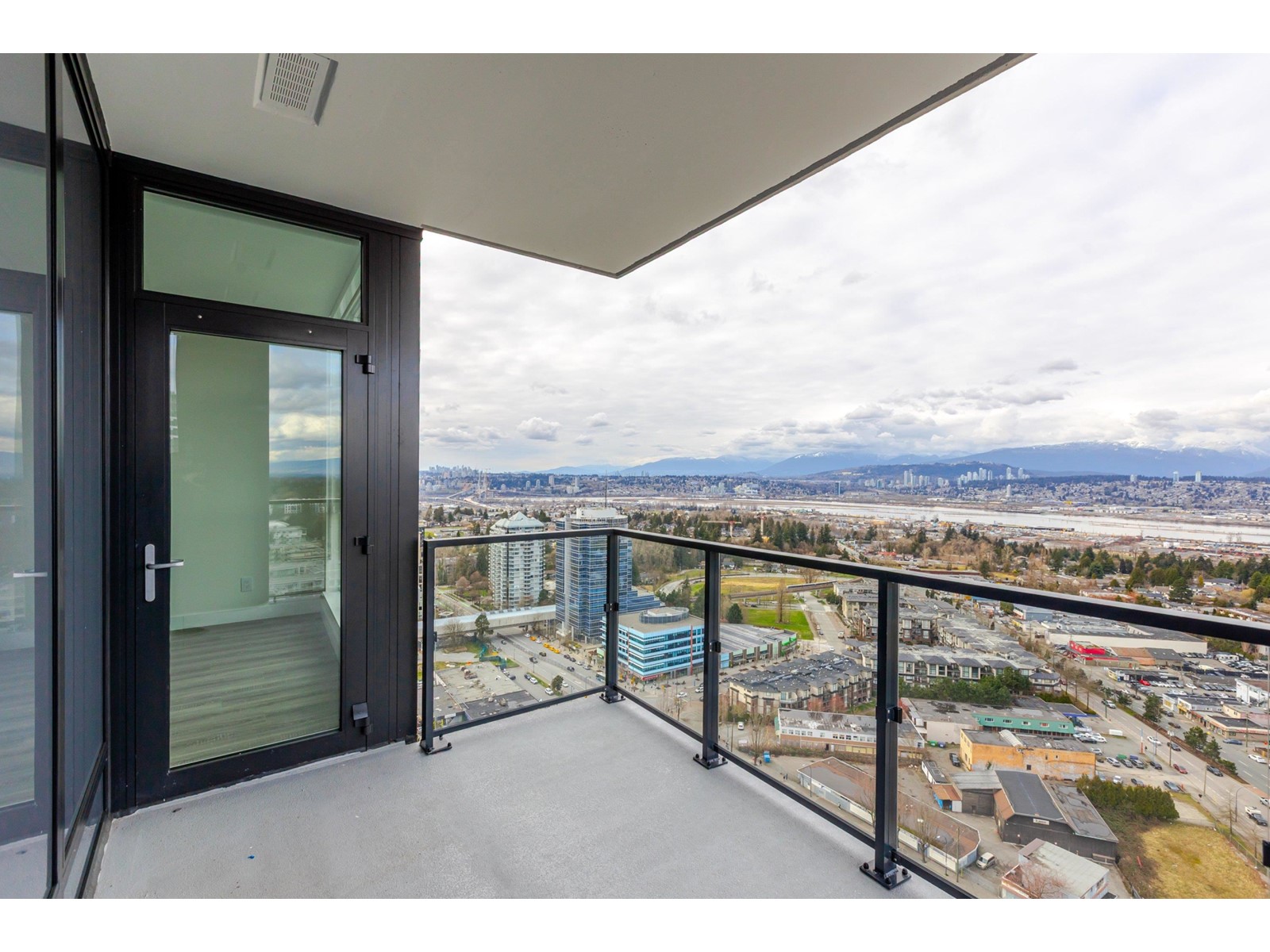 2702 10750 135a Street, Surrey, British Columbia  V3T 0V4 - Photo 24 - R2982763
