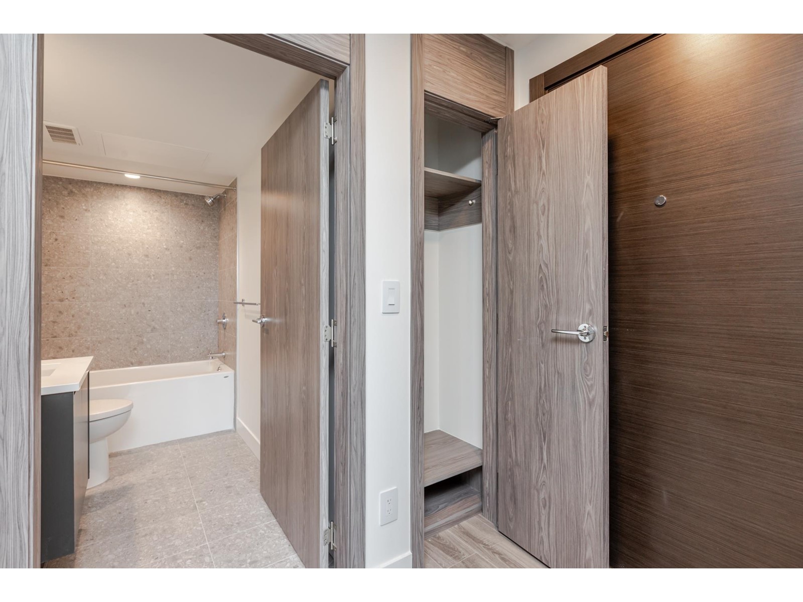 2702 10750 135a Street, Surrey, British Columbia  V3T 0V4 - Photo 20 - R2982763