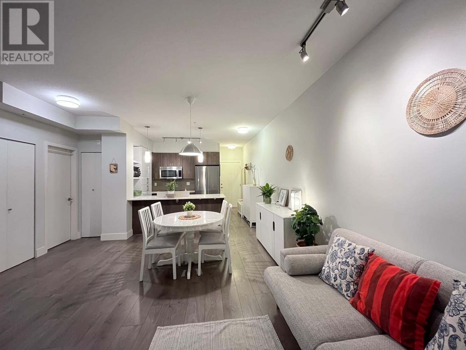 307 630 Como Lake Avenue, Coquitlam, British Columbia  V3J 3M4 - Photo 8 - R2982166
