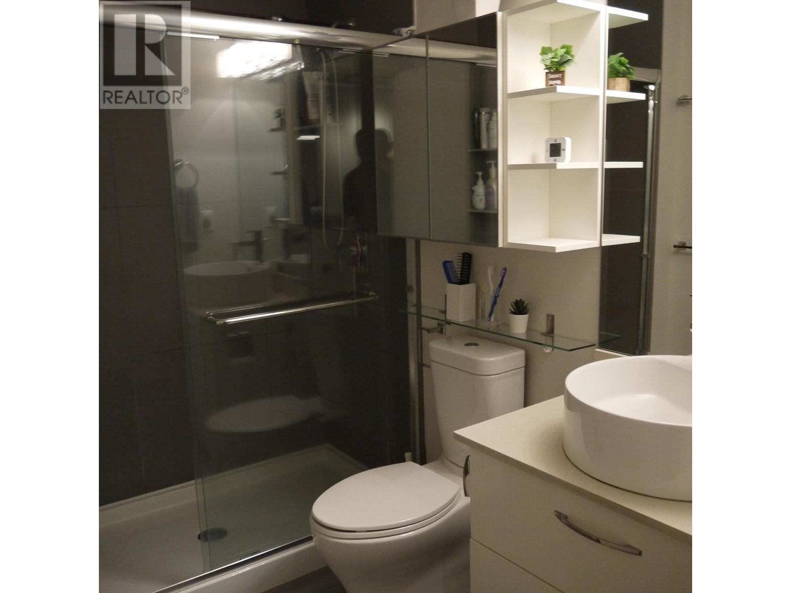 307 630 Como Lake Avenue, Coquitlam, British Columbia  V3J 3M4 - Photo 10 - R2982166