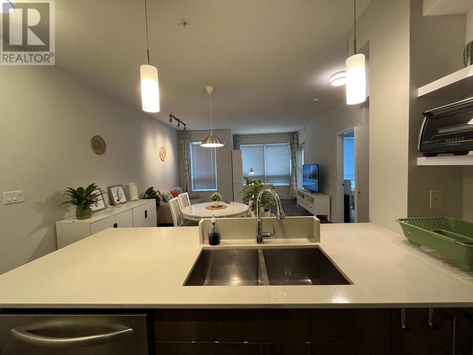 307 630 Como Lake Avenue, Coquitlam, British Columbia  V3J 3M4 - Photo 5 - R2982166