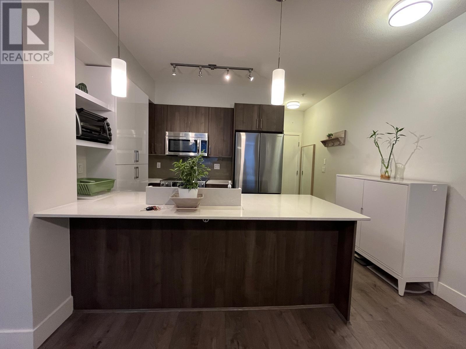 307 630 Como Lake Avenue, Coquitlam, British Columbia  V3J 3M4 - Photo 2 - R2982166