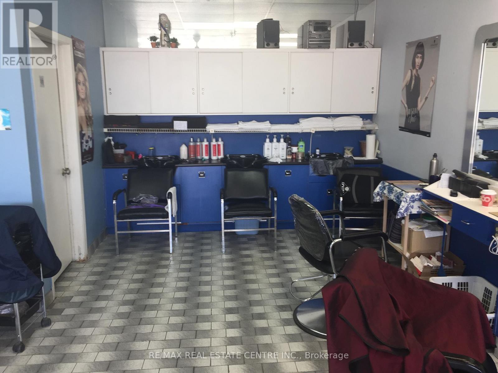 11 - 1225 Dundas Street, Mississauga, Ontario  L4Y 2C5 - Photo 2 - W12046596