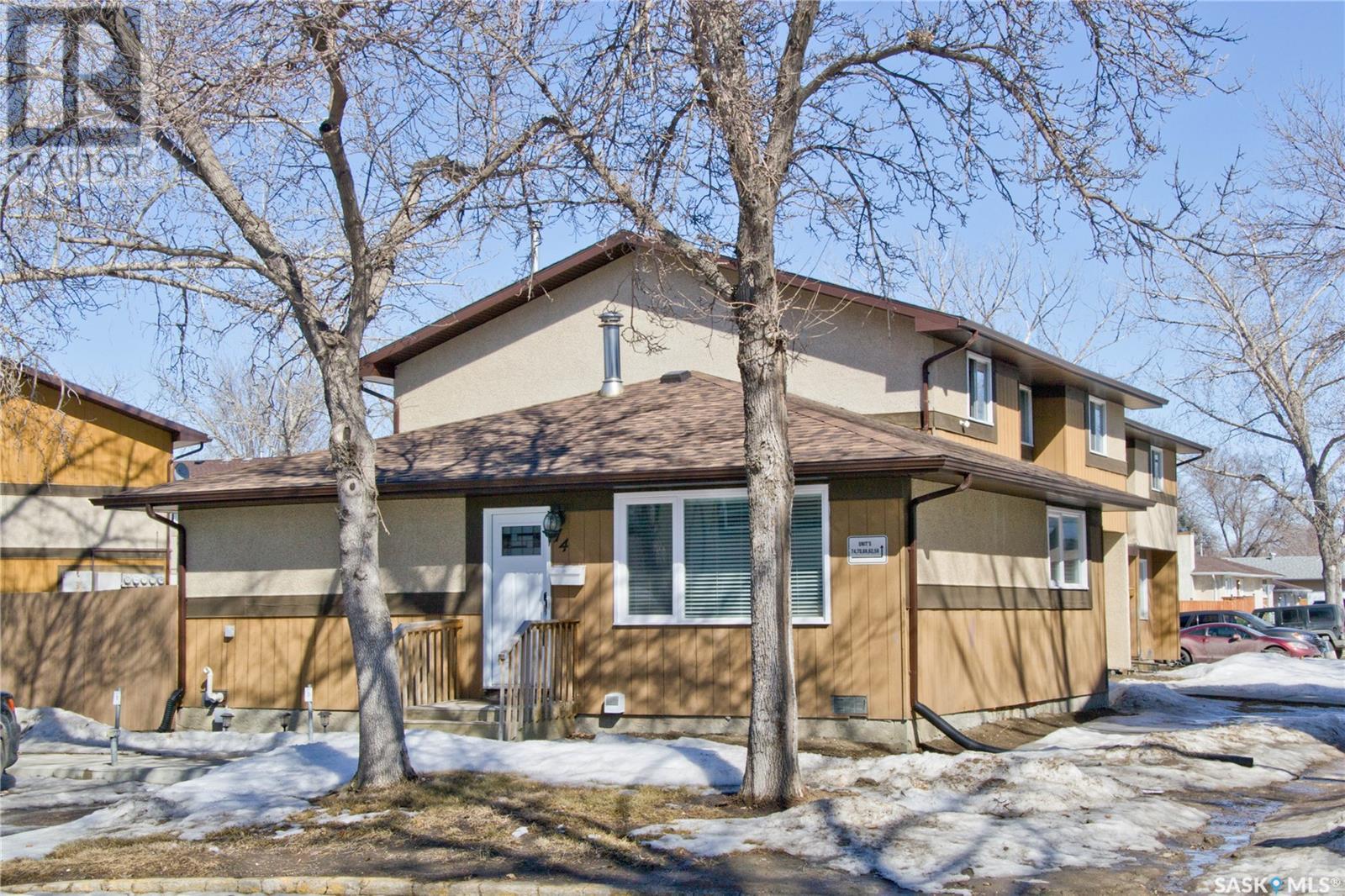 74 Mackenzie Mews, Regina, Saskatchewan  S4N 5M5 - Photo 1 - SK000001