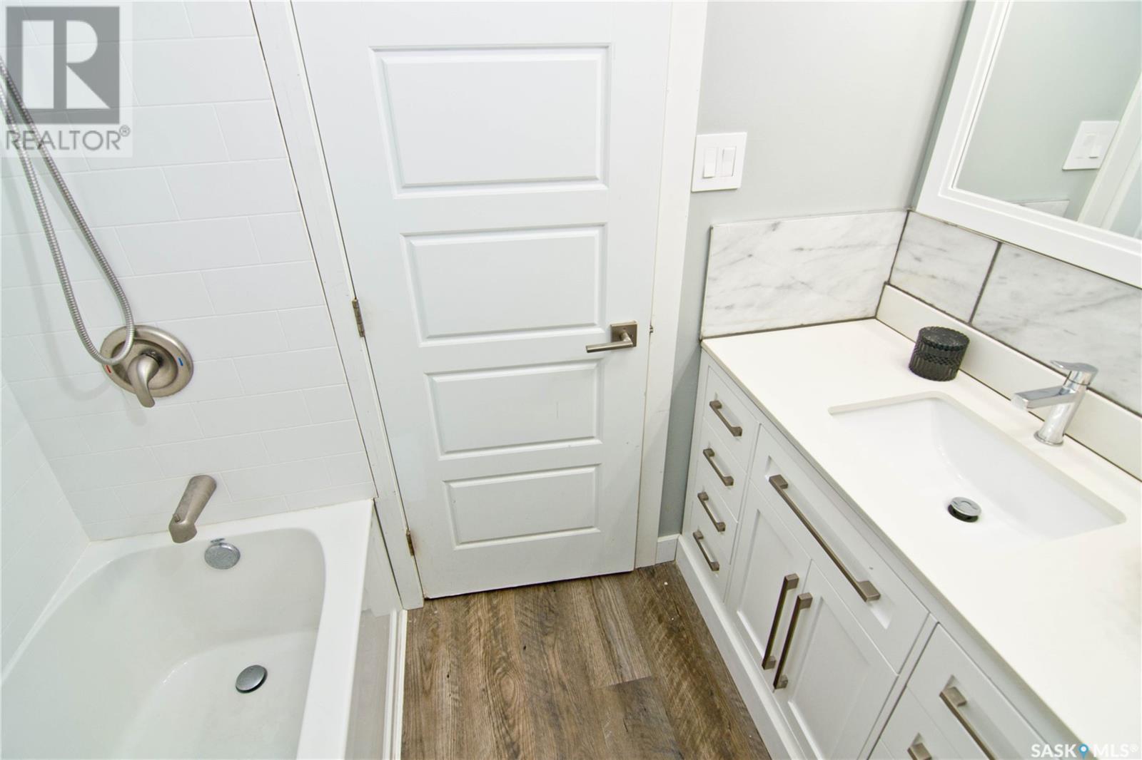 74 Mackenzie Mews, Regina, Saskatchewan  S4N 5M5 - Photo 12 - SK000001