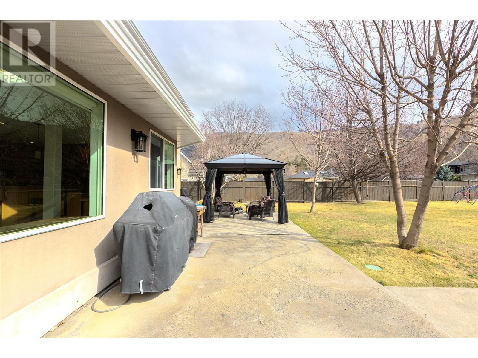 Property at 309 Armour Place image 3