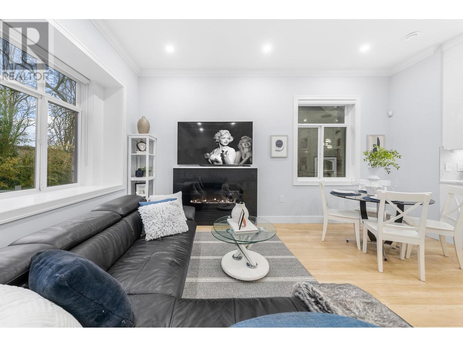 962 Renfrew Street, Vancouver, British Columbia  V5K 4B8 - Photo 2 - R2982992