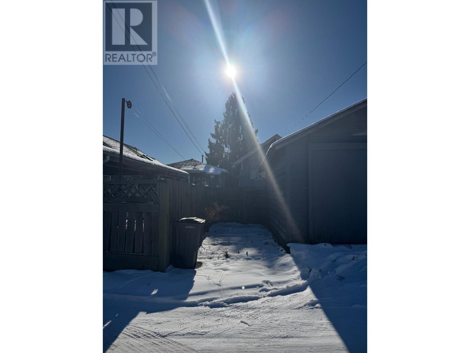 Listing Picture 12 of 17 : 2117 E 54TH AVENUE, Vancouver / 溫哥華 - 魯藝地產 Yvonne Lu Group - MLS Medallion Club Member