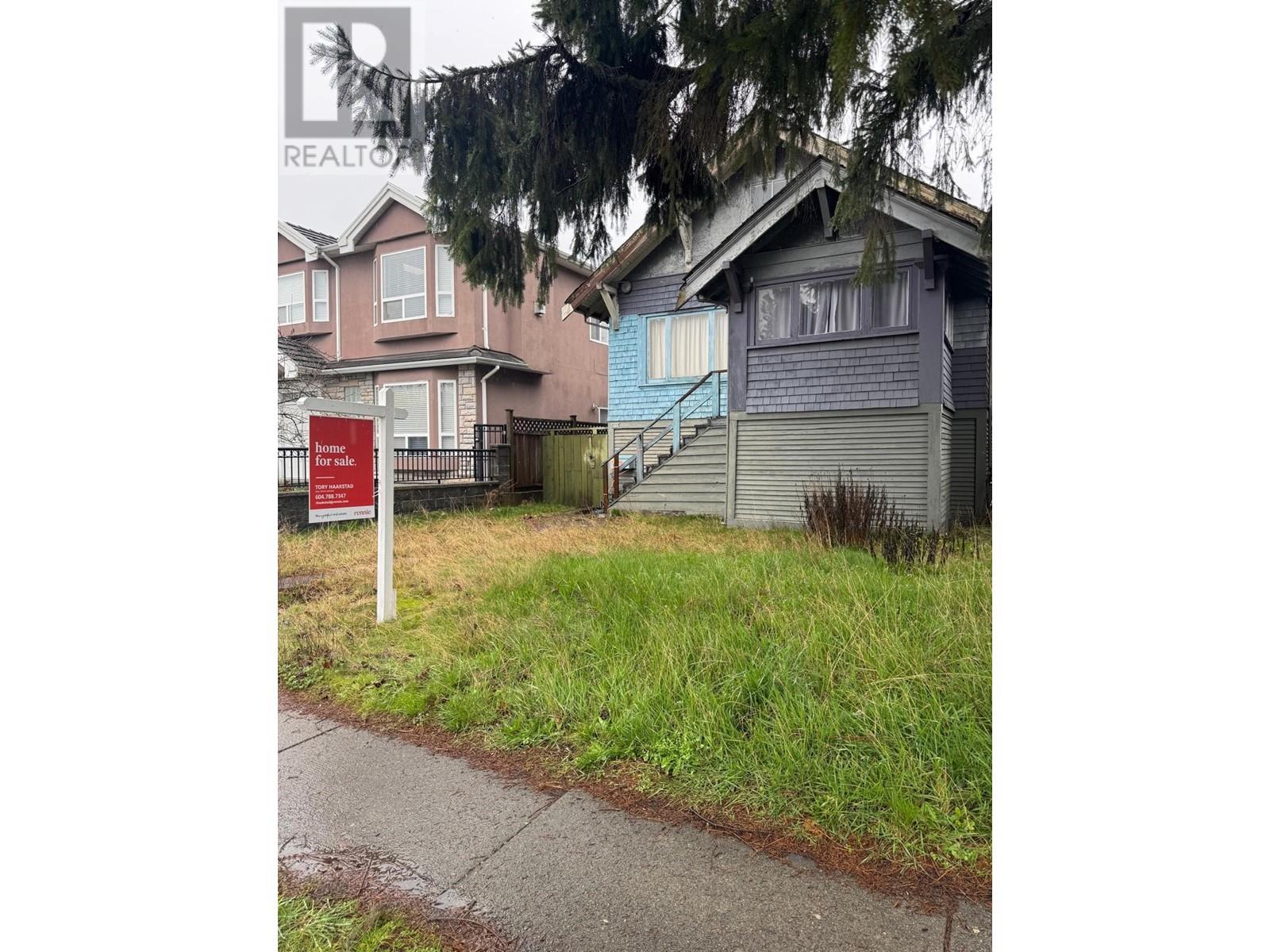 Listing Picture 3 of 17 : 2117 E 54TH AVENUE, Vancouver / 溫哥華 - 魯藝地產 Yvonne Lu Group - MLS Medallion Club Member