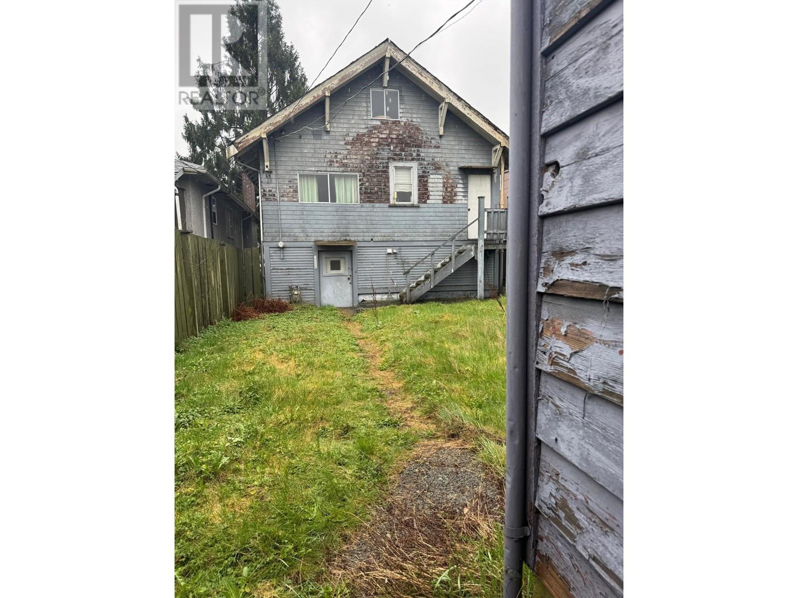 Listing Picture 16 of 17 : 2117 E 54TH AVENUE, Vancouver / 溫哥華 - 魯藝地產 Yvonne Lu Group - MLS Medallion Club Member