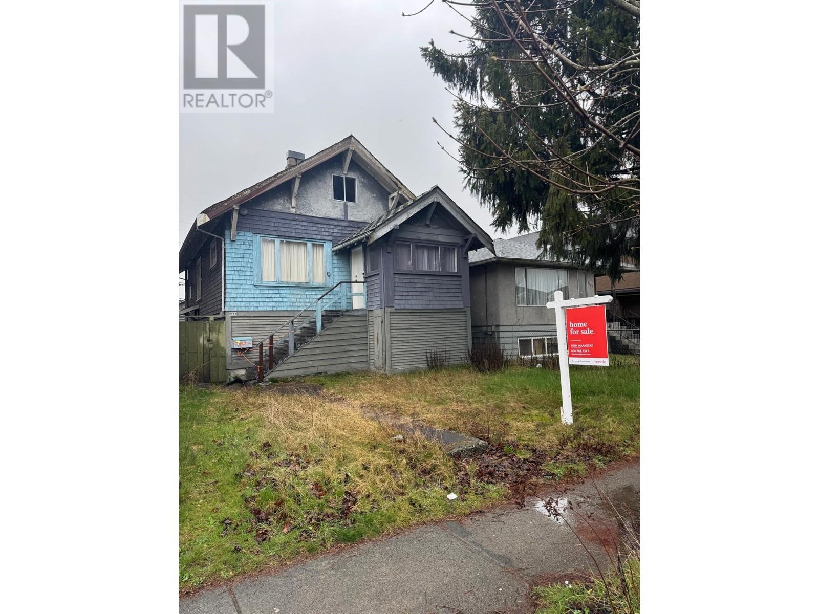 Listing Picture 2 of 17 : 2117 E 54TH AVENUE, Vancouver / 溫哥華 - 魯藝地產 Yvonne Lu Group - MLS Medallion Club Member